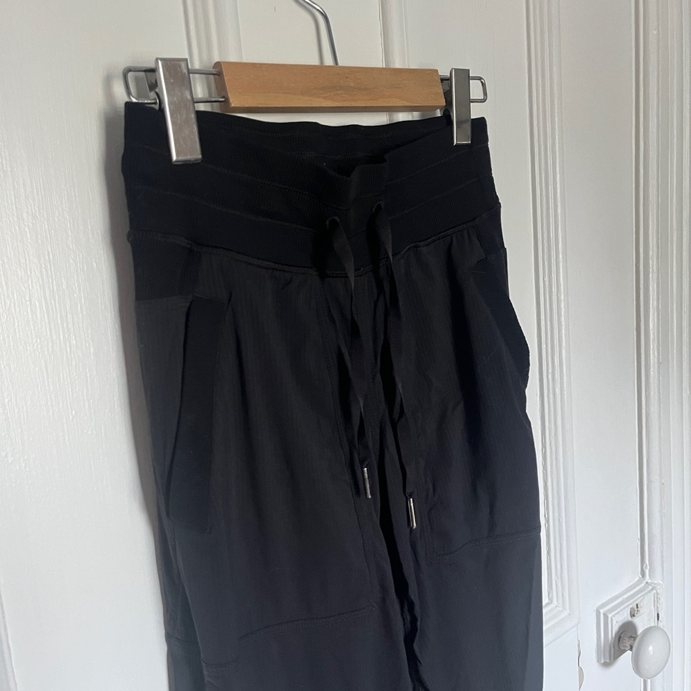 lululemon Women’s Black Studio Pants - Size 2